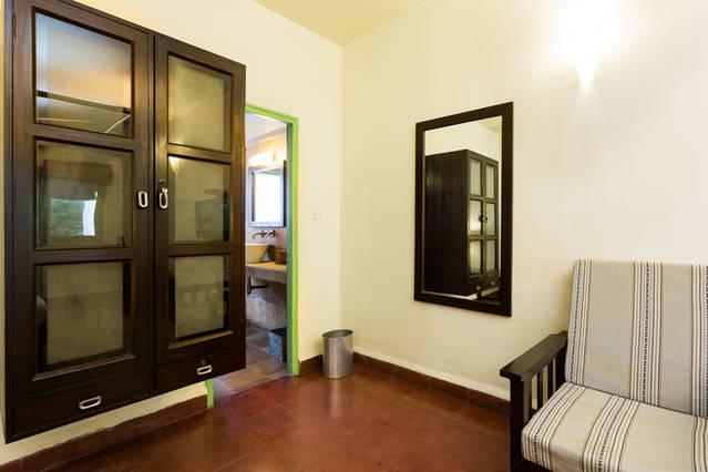 G 49 Bed & Breakfast Nueva Delhi Exterior foto